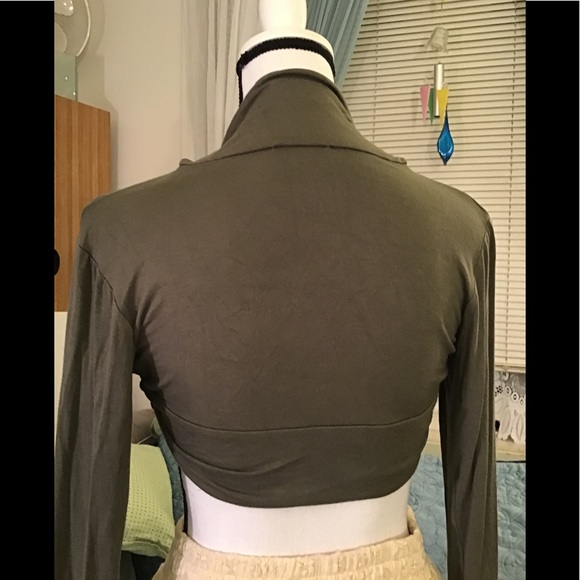 🚼Zak collection army green short cardigan. ML - Picture 5 of 5